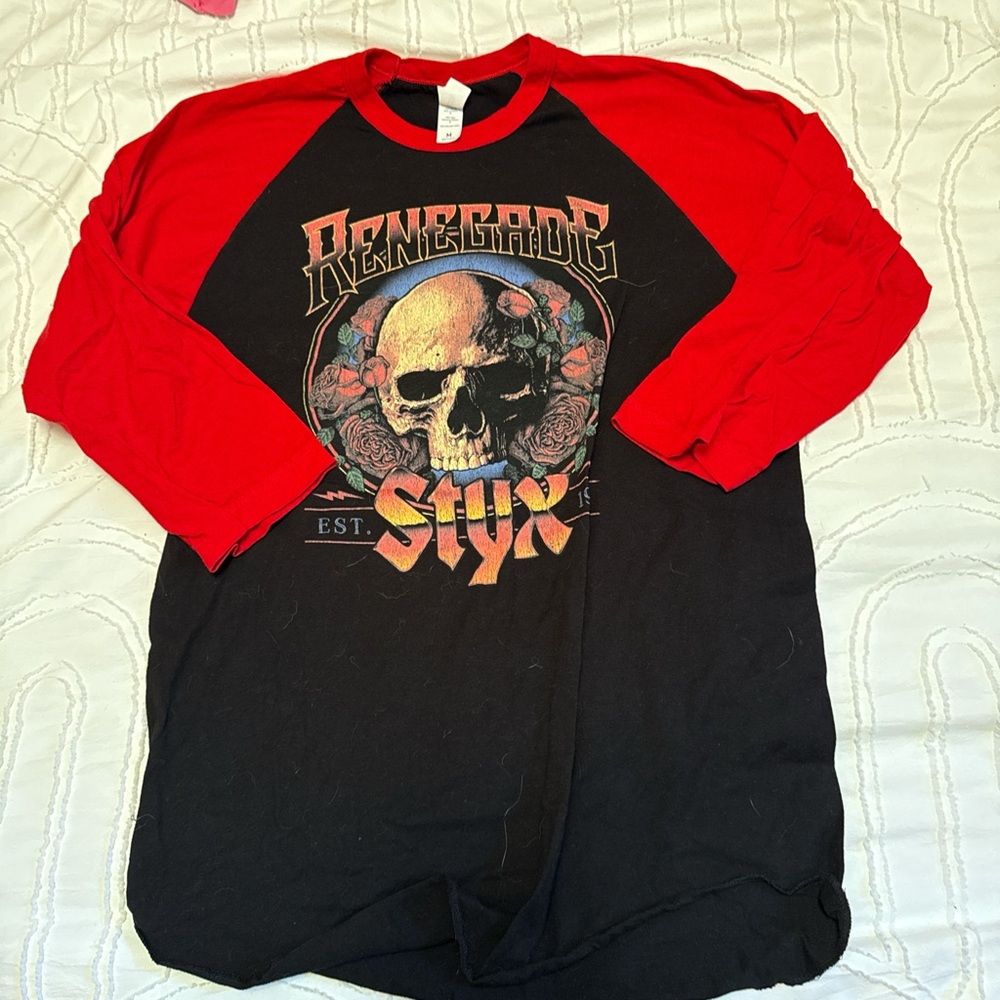Renegade Men's Red and Black Graphic Shirt